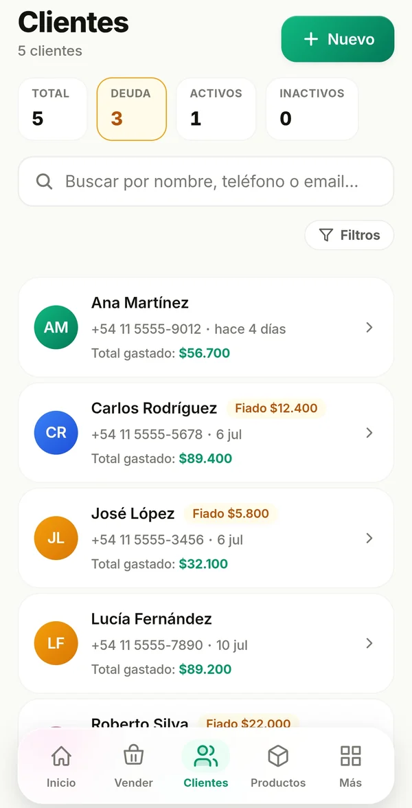 Pantalla de clientes con fiado en la app Frutto, mostrando cuánto debe cada cliente y desde cuándo